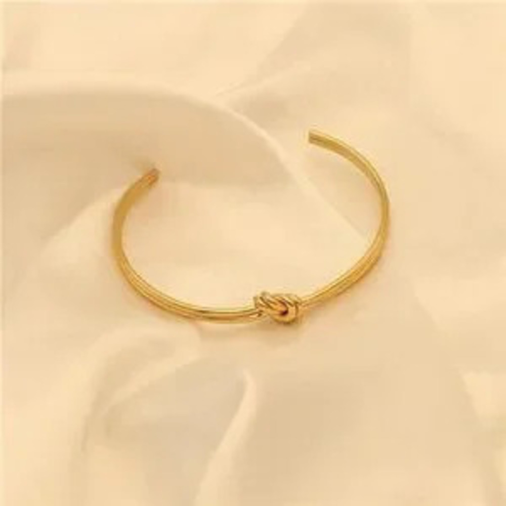18K Gold-Plated Knot Open Bracelet